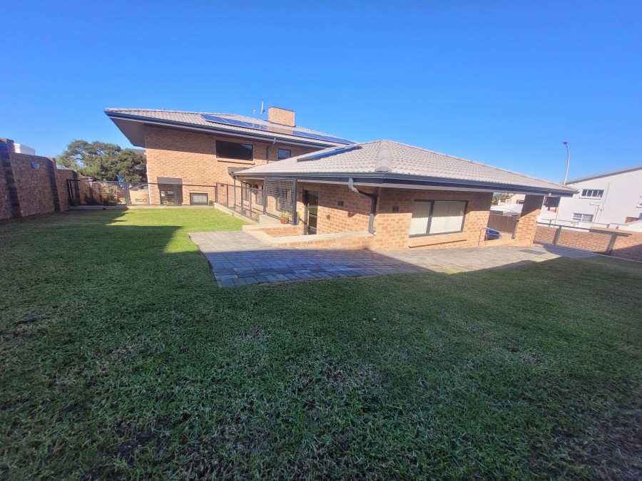 4 Bedroom Property for Sale in Wavecrest Eastern Cape